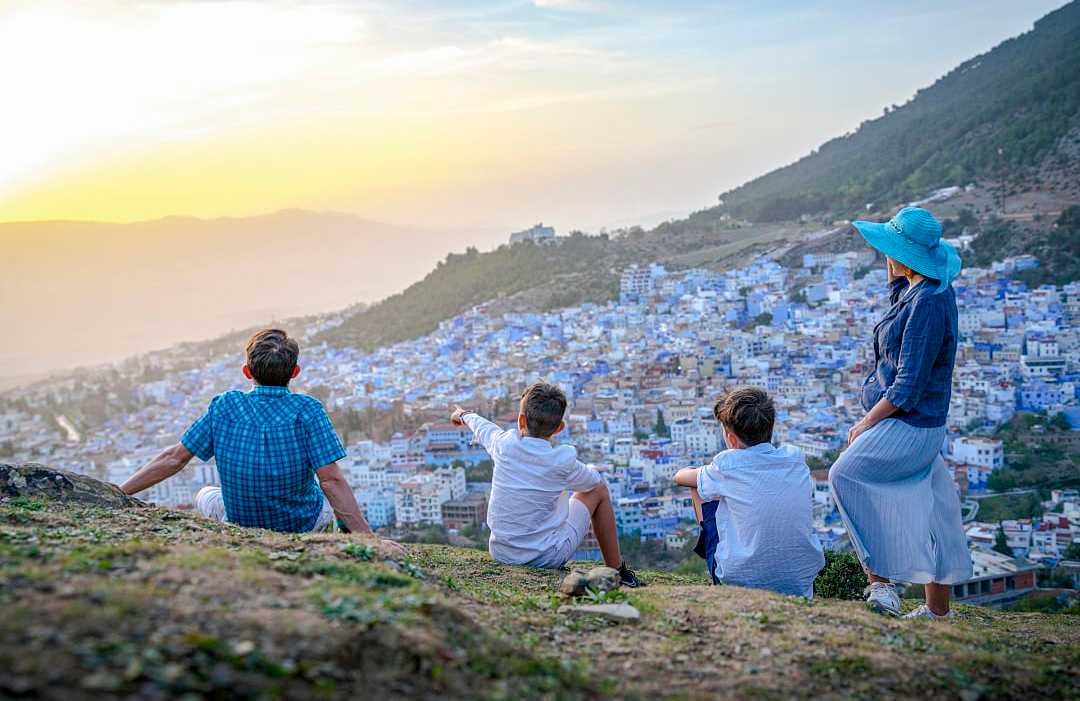 Chefchaouen, Morocco Family in Chefchaouen, Morocco