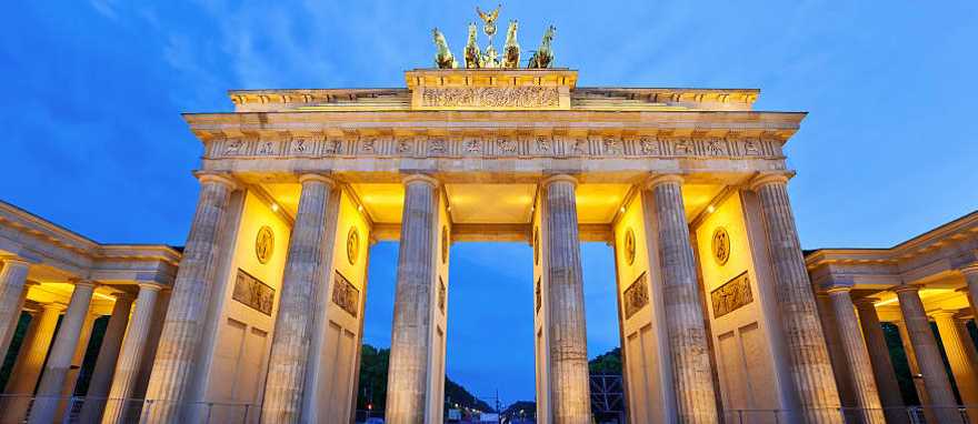 Berlin Brandenburg gate at night, Germany Berlin Brandenburg gate at night, Germany