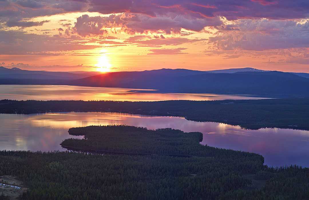 The Midnight Sun in Swedish Lapland.  Photo courtesy of Tomas Utsi / Visit Sweden The Midnight Sun in Swedish Lapland