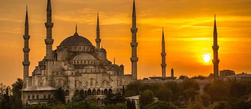 Sunset at The Blue Mosque in Istanbul, Turkey 
