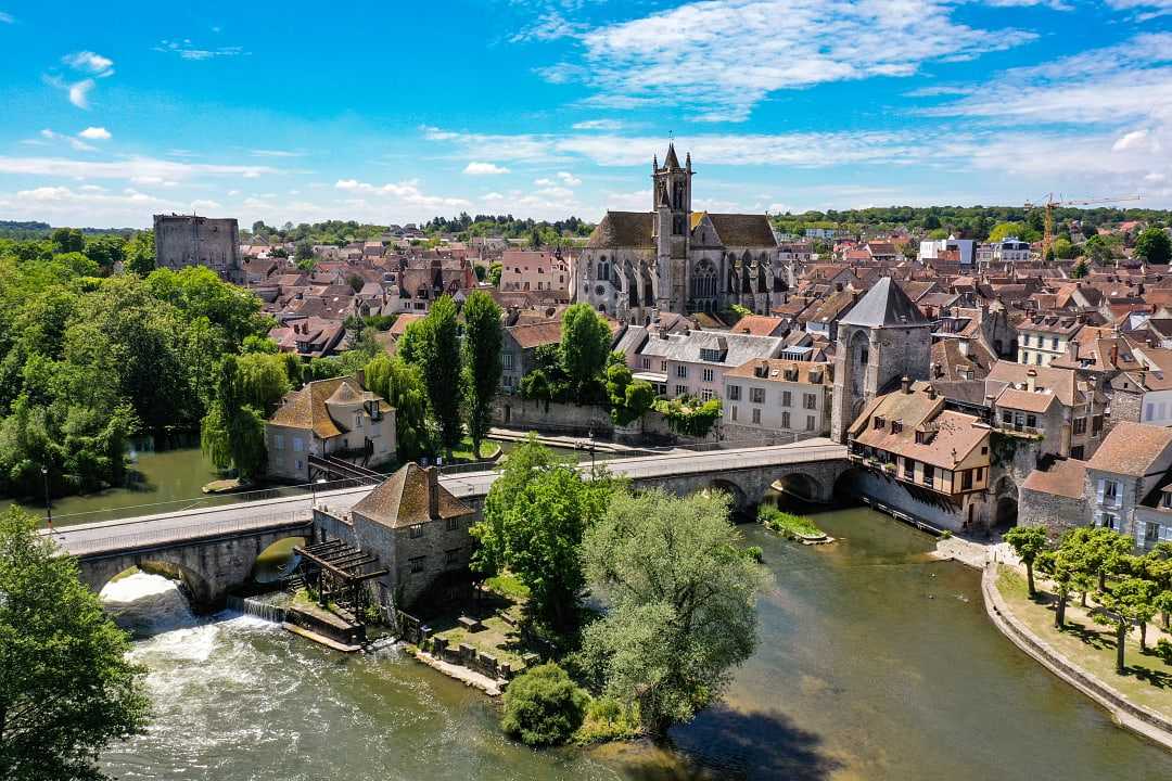 The medieval town of Moret-sur-Loing.