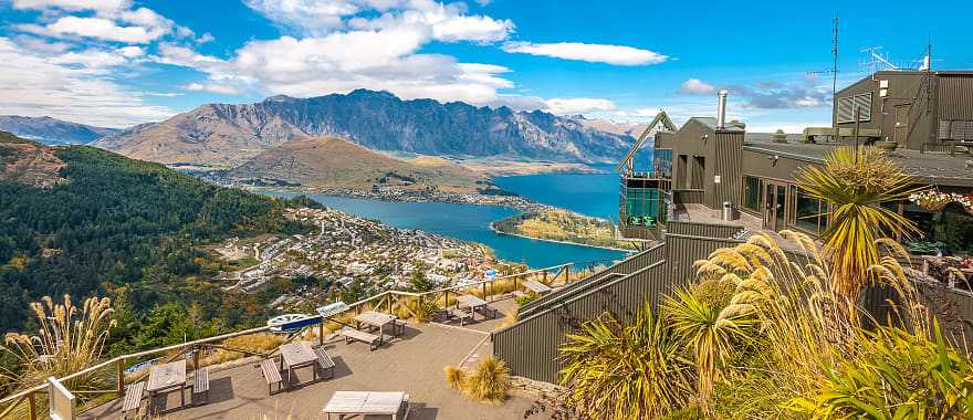 Lake Wakatipu in Queenstown, New Zealand 