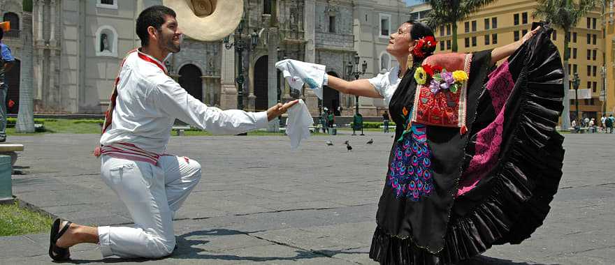 Peruvian dancers in their traditional clothes 