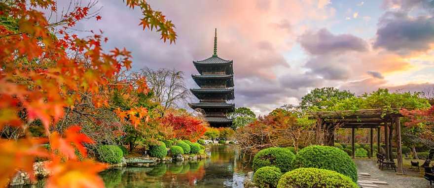 Toji Temple Wooden Pagoda, Kyoto, Japan Toji Temple Wooden Pagoda, Kyoto, Japan
