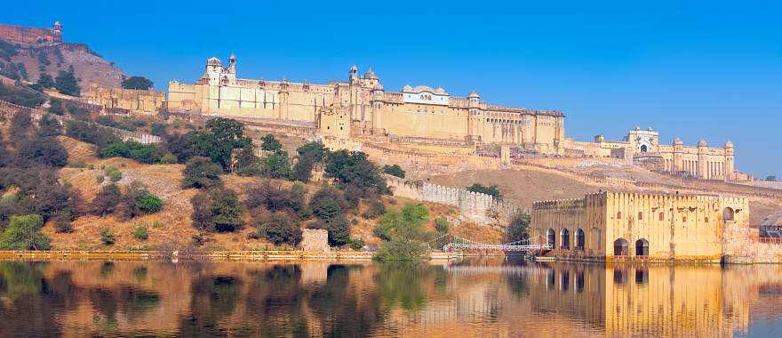 Maota lake and Amber Fort in Jaipur, Rajasthan, India